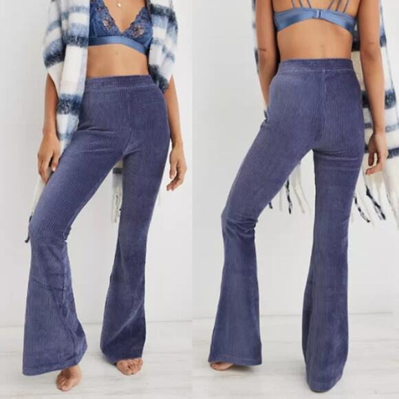 Aerie Groove-On Velour High Waisted Flare Pant Fresh Bright Womens Size Medium - Picture 1 of 8